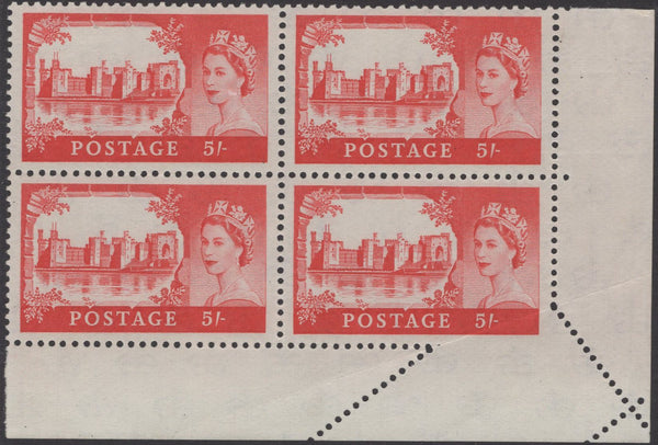 139739 1959 5S DE LA RUE CASTLE ISSUE (SG596) MINT CORNER BLOCK OF FOUR WITH PAPER FOLD PRIOR TO PERFORATION.