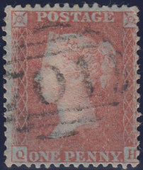 102474 - 1856/1857 DIE 2 PL.47 USED MATCHED PAIR LETTERED QH BROWN-ROSE ON BLUED PAPER (SG32) AND WHITE PAPER (SG40).