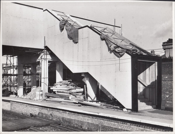 111261 - CIRCA 1958/9 PHOTOGRAPHS BISHOPS STORTFORD RAILWAY STATION DURING RENOVATION.