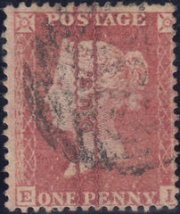 121391 1858 DIE 2 1D PL.59 MATCHED PAIR LETTERED EI (SG40) WITH AND WITHOUT 'O.U.S.' OVERPRINT (SPEC PP148).